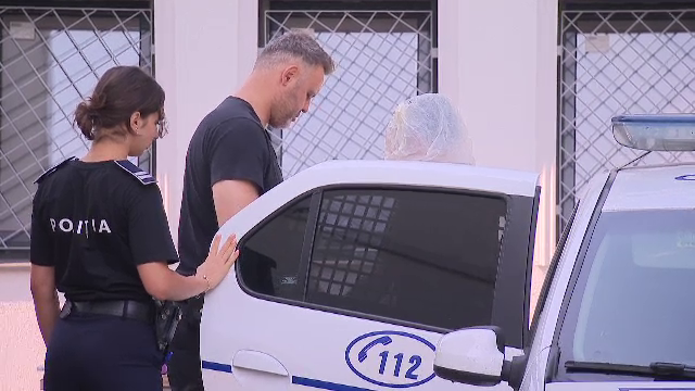 Un paramedic SMURD București ar fi pipăit o pacientă imobilizată, în drum spre spital. Imaginile ar fi fost șterse