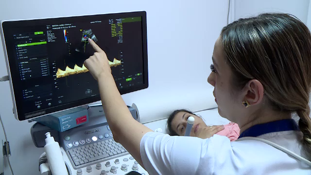 Cum afectează canicula gravidele sănătoase. Simptomele la care trebuie să aibă grijă