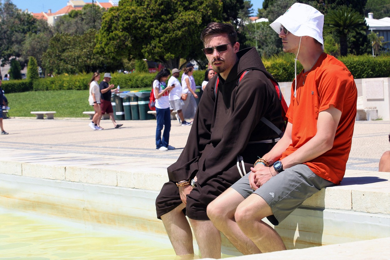 Portugalia se topește. Țara se află în alertă maximă pentru incendii, sub cod roșu de caniculă