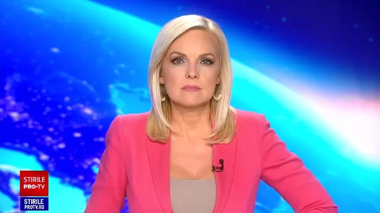 Furtuna face prăpăd în județul Timiș. Acoperișul unei stații de carburanți, smuls de o vijelie și aruncat în mijlocul străzii