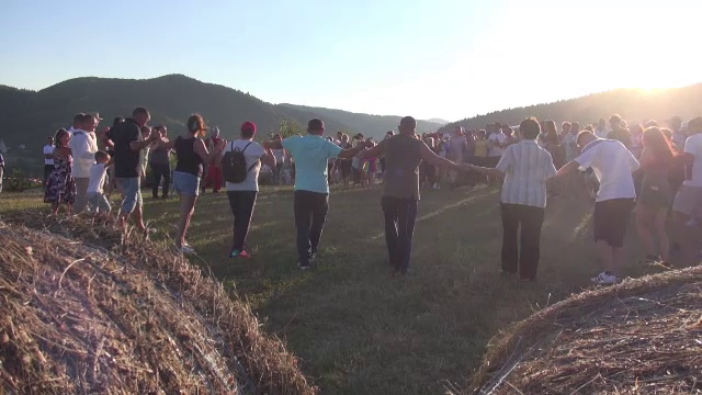 Bucuria serbărilor câmpenești a fost regăsită într-un sat din județul Neamț