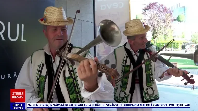 Festival dedicat muzicii străvechi la Iași. Tarafuri din toate regiunile țării și-au dat întâlnire