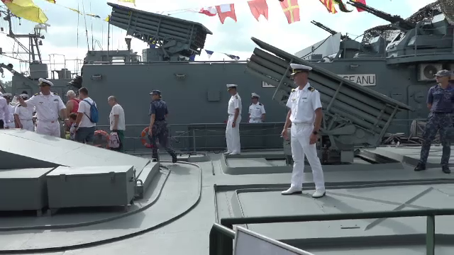Ziua Marinei Române. Peste 3.000 de militari, 15 nave de război, avioane de luptă și elicoptere au defilat la Constanța