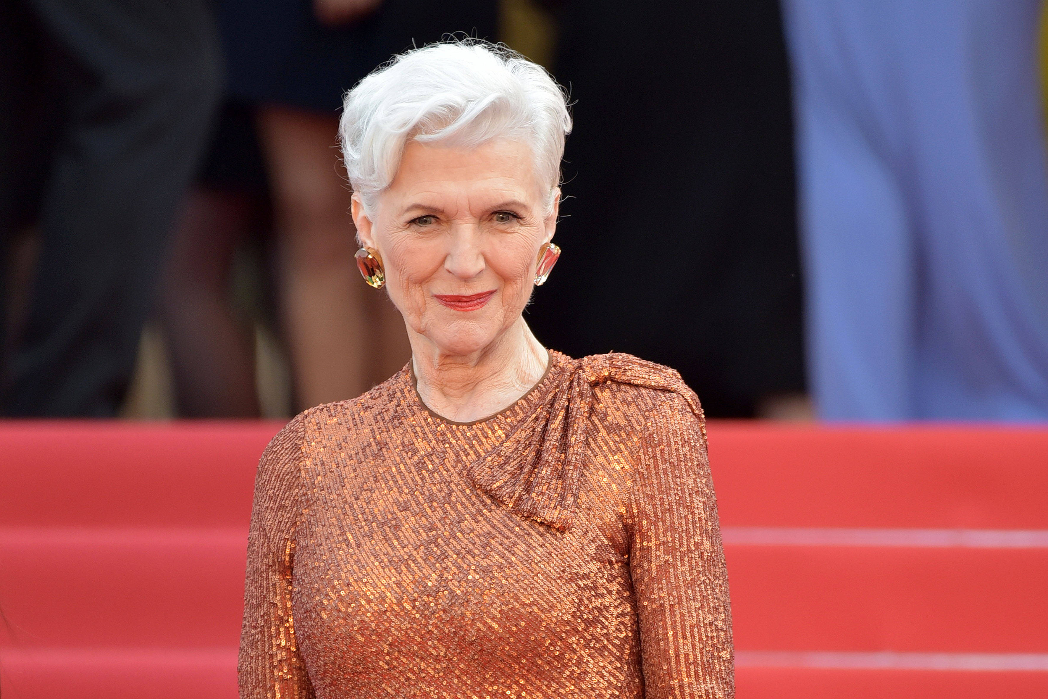 Mama lui Elon Musk, interviu pentru Știrile PRO TV. Cum a reușit să treacă de la bătăi și sărăcie la o viață altfel