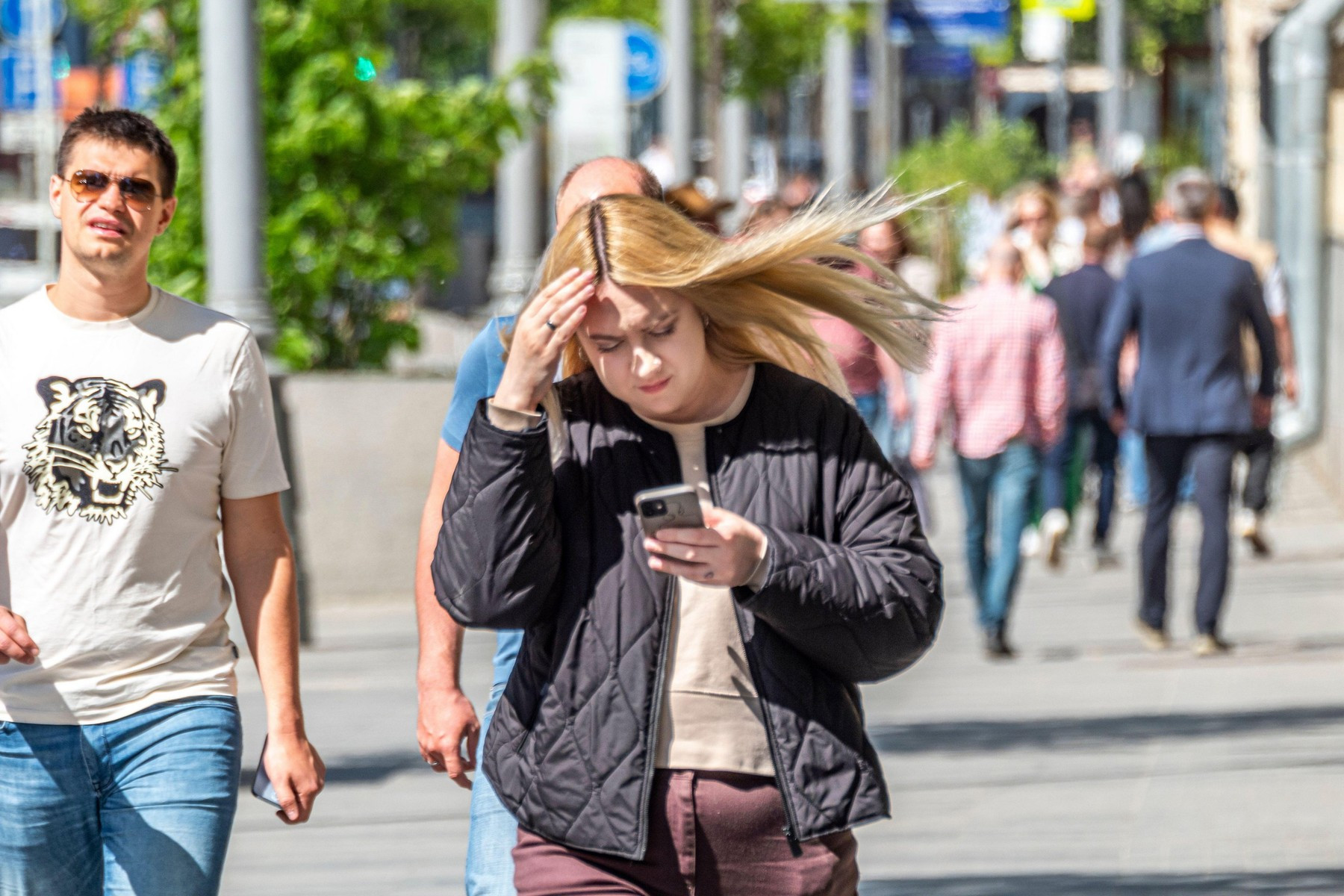Alertă în Rusia. Oamenii sunt îndemnați „masiv” să incendieze birouri militare