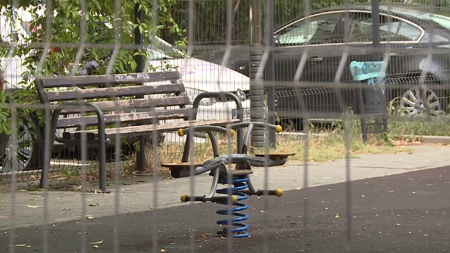 Copilă de zece ani, electrocutată la un loc de joacă din Capitală. „Nu vorbea, nu ne auzea, nu vedea. Avea gura încleștată”