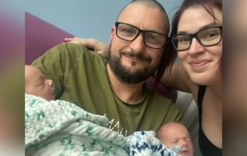 O femeie credea că are o bacterie la stomac, dar a născut gemeni. „Sunt un miracol”