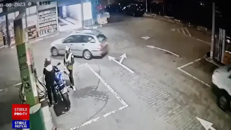 La furat de haine în benzinărie. Complotul unui șofer de camion cu alți trei bărbați pentru a fura marfa angajatorului său