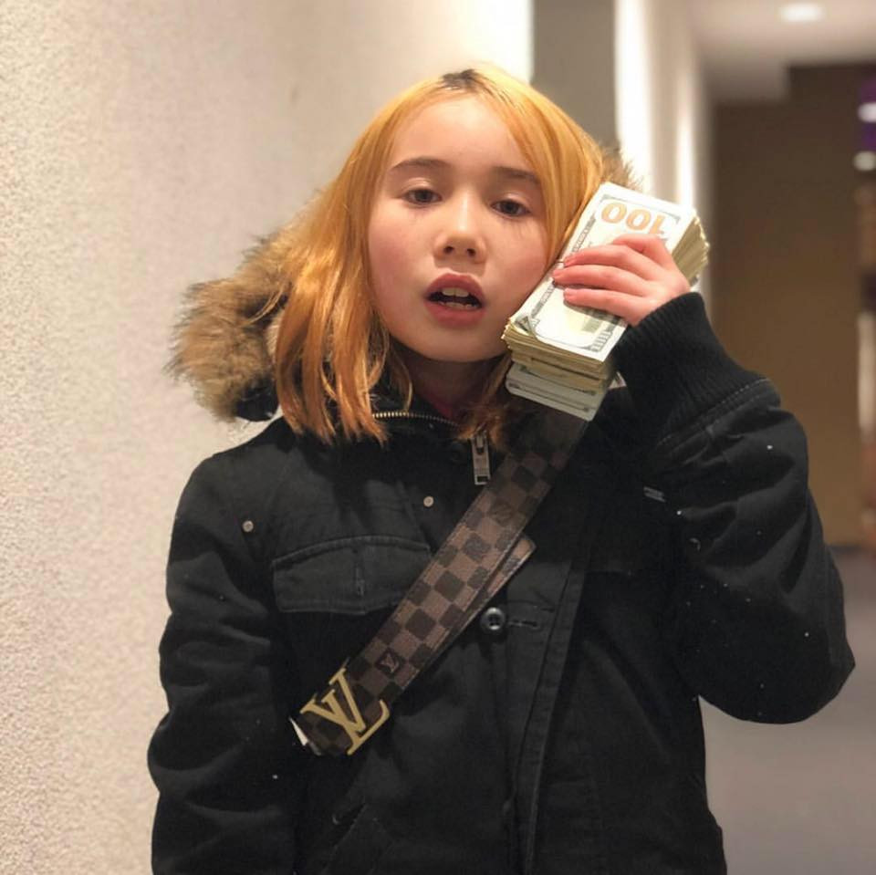 Controversă macabră asupra morții rapperului Lil Tay, la doar 14 ani. Contul oficial îi anunță decesul, tatăl nu confirmă