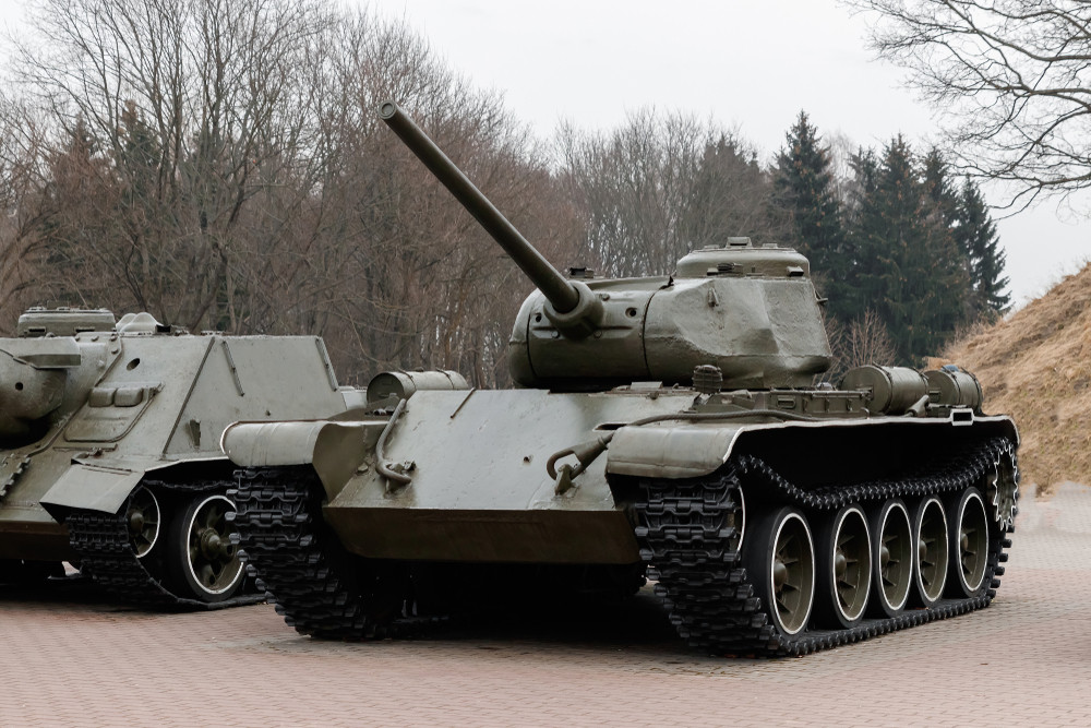 Rusia a început să scoată din depozite tancuri vechi, din epoca sovietică, pentru a putea rezista în războiul din Ucraina