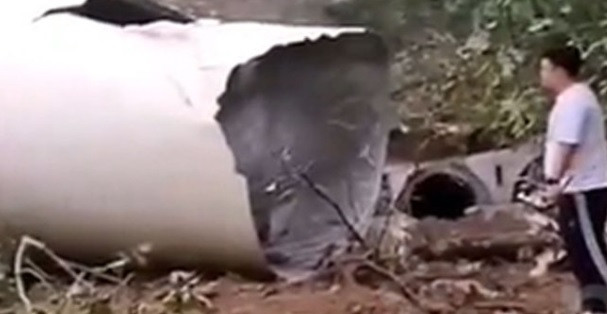 Un satelit a aterizat într-un sat din China. O minge de foc uriașă a apărut în urma impactului