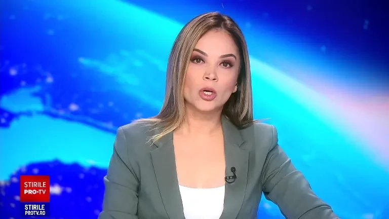 Un motociclist a murit după ce s-a izbit de un parapet. Vorbea cu soția, care circula în paralel cu mașina