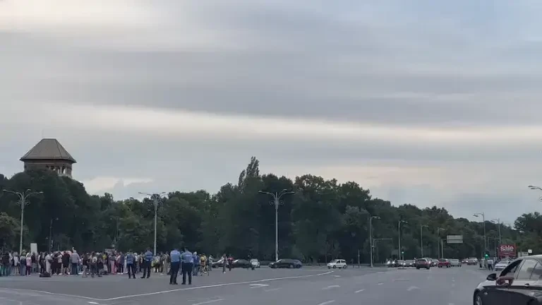 Manifestație în Piaţa Victoriei la cinci ani de la evenimetele din 10 august 2018. „Înlăcrimaţi, dar nu de la gaze” | FOTO