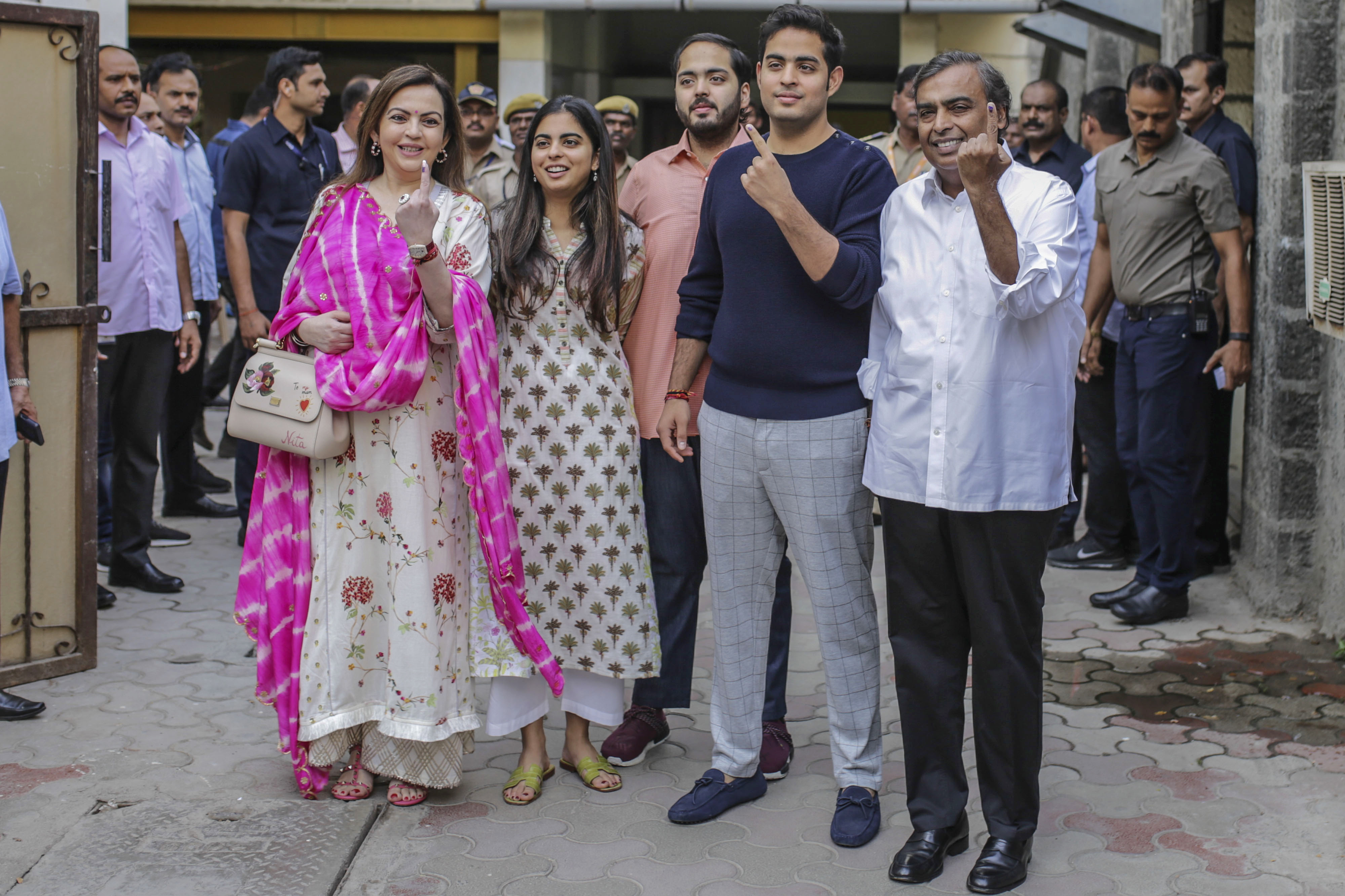 Cele mai bogate familii din lume. Din ce au făcut bani