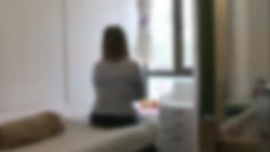 Cea mai tânără bunică, de numai 23 ani, trăiește în România. „Haideţi să recunoaştem că există nişte probleme”