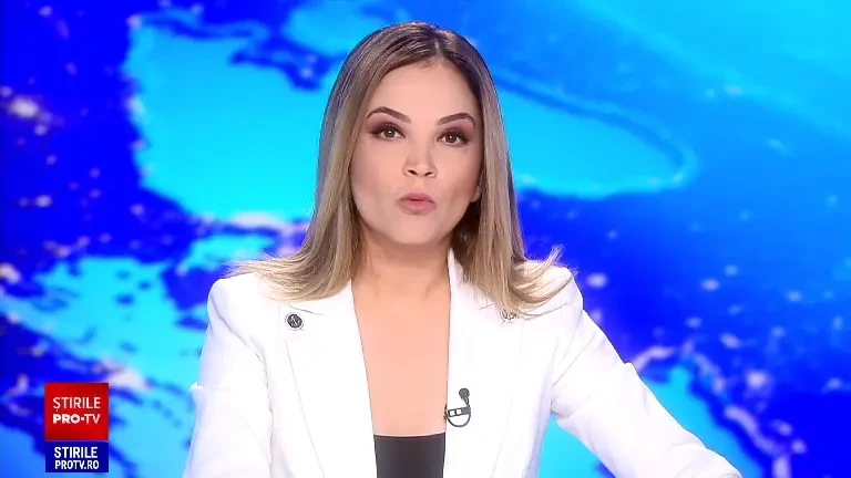 Accident între un autobuz STB și o autoutilitară, în Capitală. Patru persoane au fost transportate la spital. FOTO