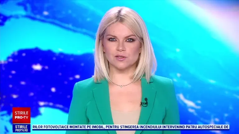 O femeie a găsit un șarpe în vasul de la toaletă. Tatăl ei a încercat, fără succes, să scoată reptila afară. Ce a urmat