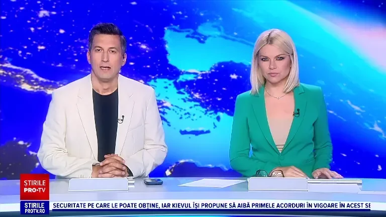 Prăbușire de coastă în Dorset. Sute de tone de bolovani au ajuns pe plajă, chiar în timp ce turiștii se aflau în zonă