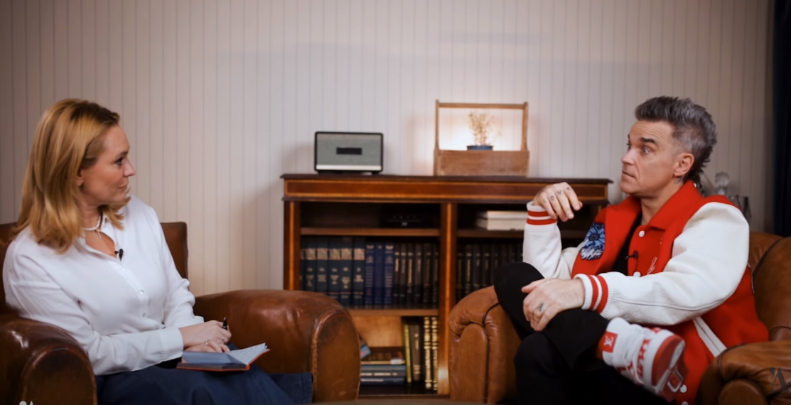 Robbie Williams, de vorbă cu Andreea Esca: ”Obișnuiam să joc fotbal cu niște români duminica dimineața”