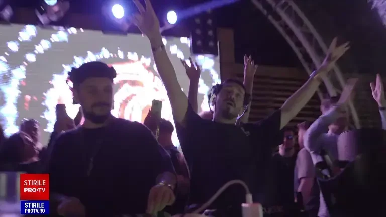 Acest loc din România este supranumit ”Mamaia Vestului”. Peisaje de basm la Văliug, în Munţii Semenicului