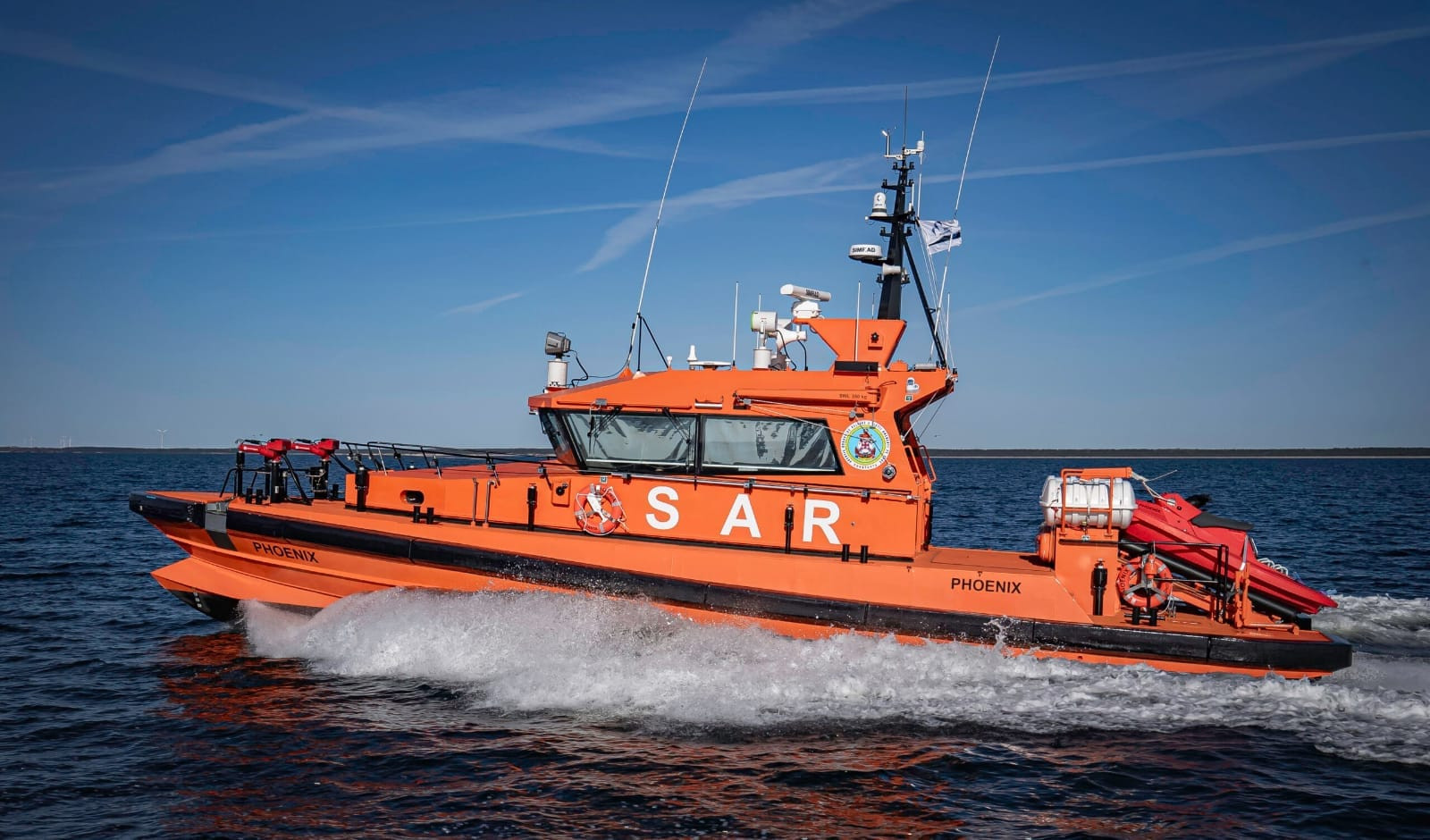 O navă a plecat de la defilarea de Ziua Marinei ca să salveze o persoană căzută în mare, la Corbu