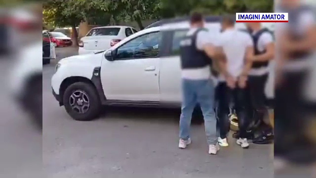 Un bărbat care a snopit în bătaie doi tineri în Craiova cu o bâtă a fost reținut de polițiști