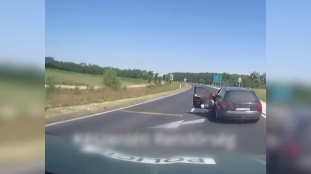 Un șofer român a sărit de la volanul mașinii, în timp ce era urmărit de poliția maghiară. Unde a fost prins