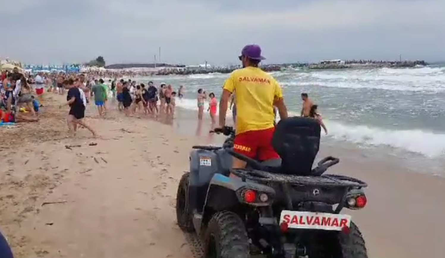 De la ce a pornit, de fapt, confruntarea între turiști și salvamari, pe plaja din Eforie Nord