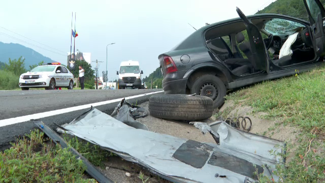 Grav accident la ieșirea din Brașov. Două victime se întorceau de la un parastas, când un șofer grăbit a intrat în depășire