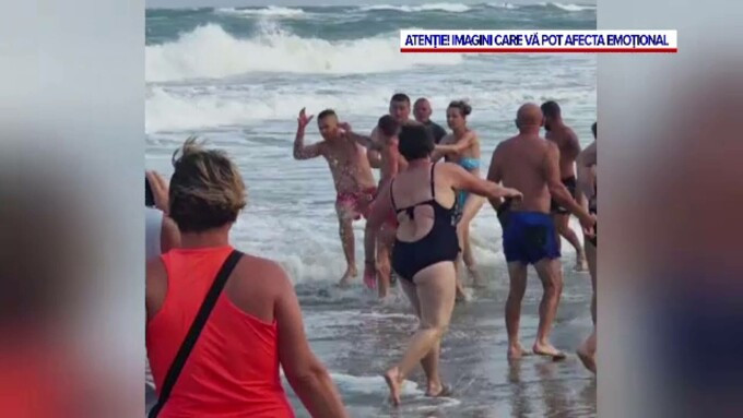 „A luat o piatră, a aruncat spre mine”. Mărturia unui salvamar care a fost lovit de turiști în Eforie Nord