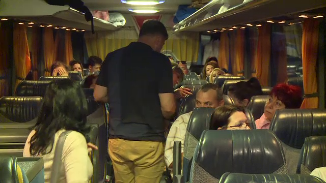 Zborurile anulate, câștigul altora. Din ce în ce mai mulți oameni au început să-și organizeze vacanța cu autocarul