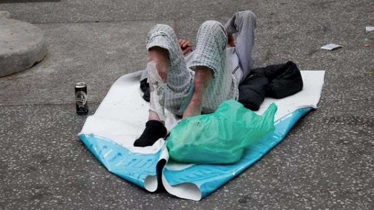 „Apocalipsa zombie” într-un oraș din Europa. Drogul care mănâncă carne transformă oamenii în „morți umblători”