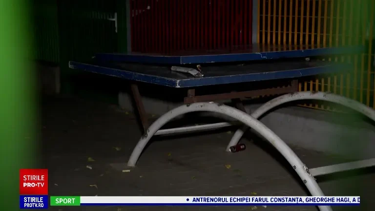 Accident într-un parc din București. O fată a ajuns la spital, după ce o masă de ping-pong s-a rupt și i-a căzut pe picior