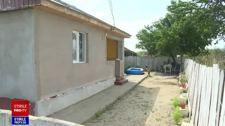 Crimă înfiorătoare în Vrancea. Și-a înjunghiat soția în fața copiilor, după care a încercat să se sinucidă cu aceeași armă