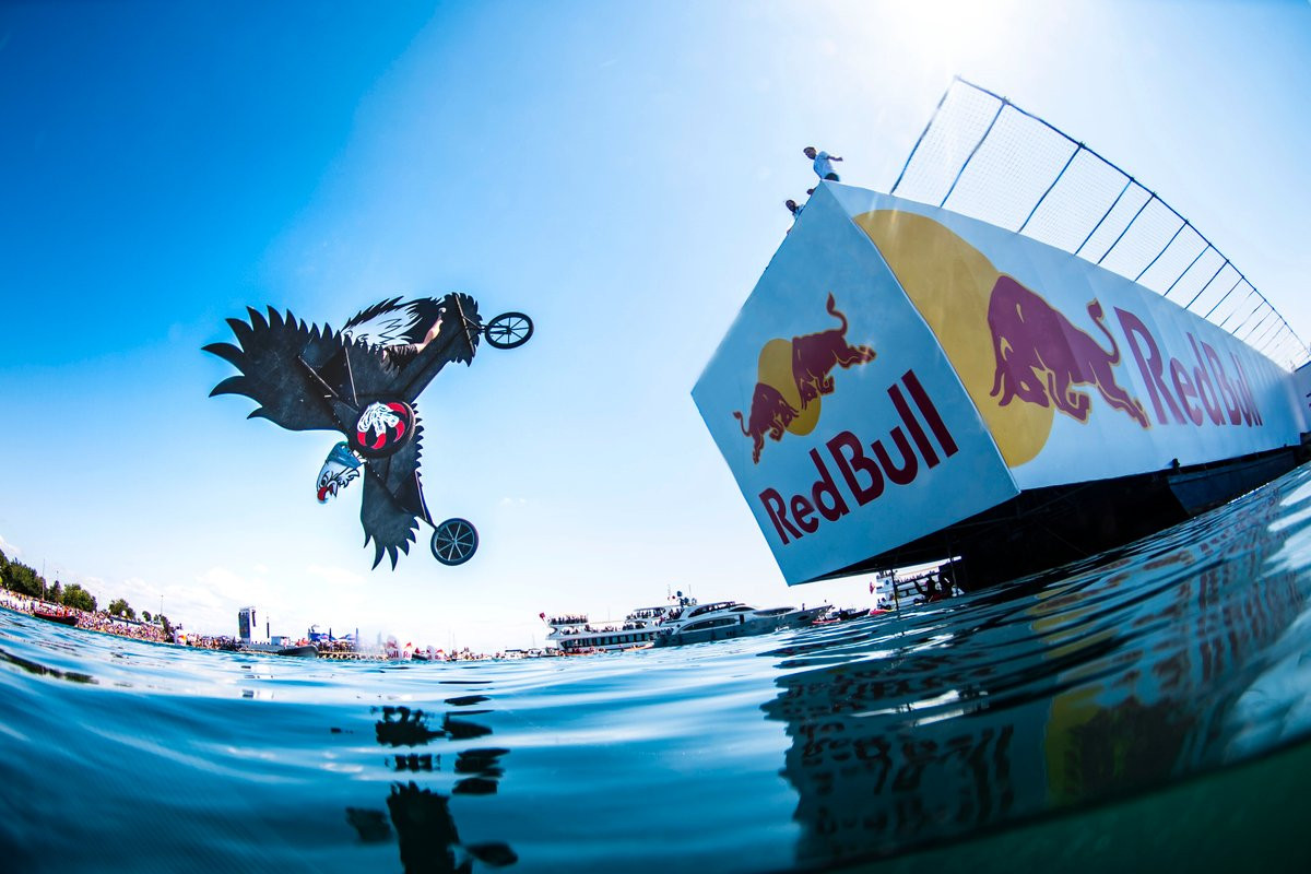 Red Bull Flugtag aterizează pe 17 septembrie în București, pe insula Lacul Morii
