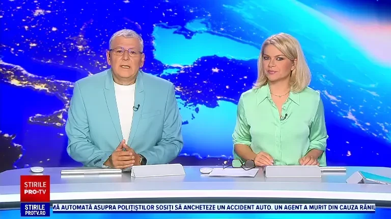 Momentul în care s-a prăbușit avionul peste o autostradă. Au murit toți pasagerii, alături de un șofer și un motociclist