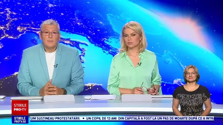 Zeci de persoane au murit în India din cauza ploilor. Momentul în care o alunecare de teren smulge din temelii o clădire