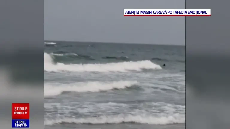 Ultimele imagini cu turistul care a încercat să salveze de la înec un copil și tatăl său, în Eforie Nord. Este dat dispărut