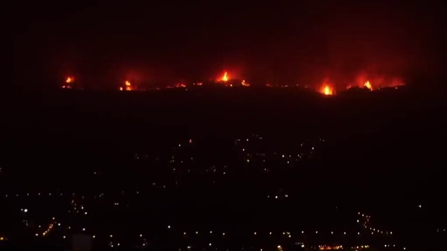 Incendiu masiv în Tenerife. Mii de oameni au fost evacuați. Fumul amenință vacanțele în zona turistică