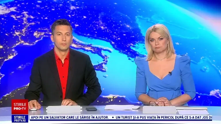 Altar de flori în fața Maternităţii din Botoşani, în memoria gravidei de 26 de ani care a murit în spital