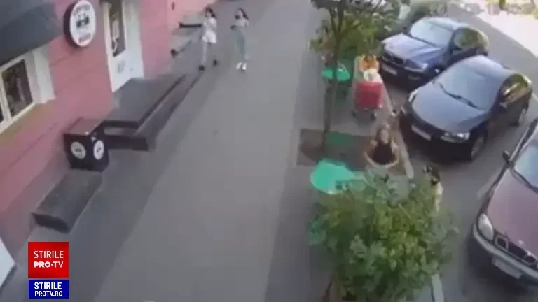 Cum arată teatrul din Cernigău după ce o rachetă balistică Iskander a lovit direct clădirea