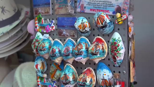 Câți bani scot din buzunar turiștii pentru suveniruri. Unii lasă un sfert din bugetul de vacanță pe astfel de amintiri