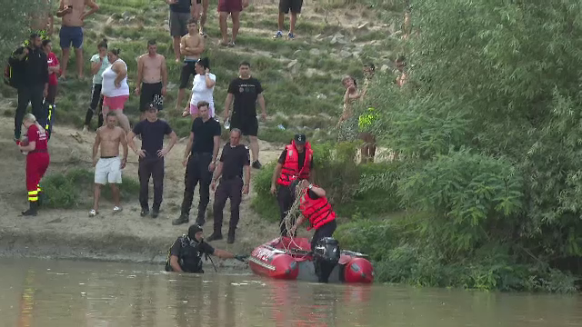 Duminica neagră: mai mulți tineri s-au înecat la scăldat. În Neamț, un băiat de 15 ani a pierit sub privirile fraților săi