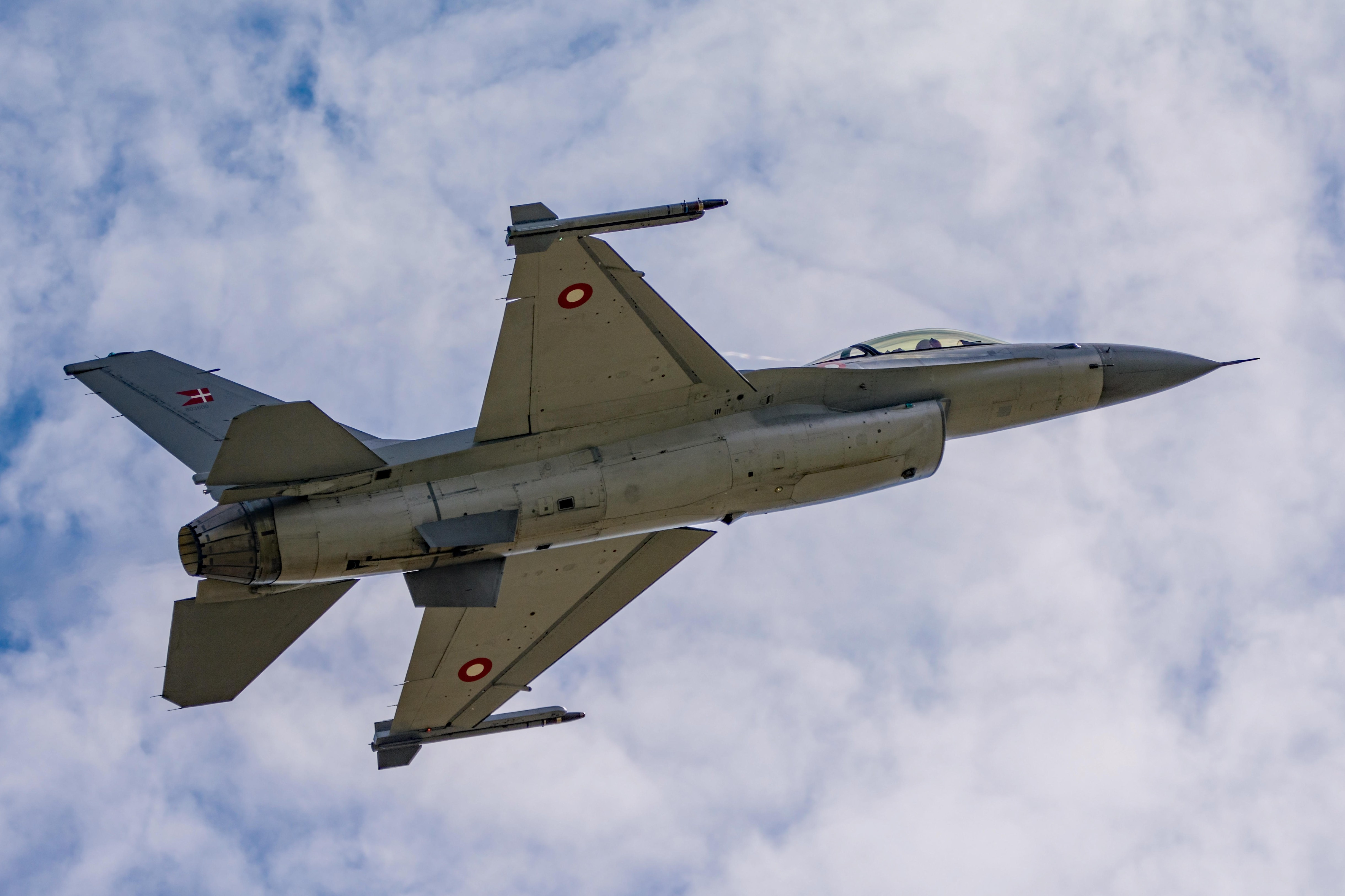 Rusia avertizează că livrarea de avioane de luptă F-16 către Ucraina "va duce la escaladarea războiului"