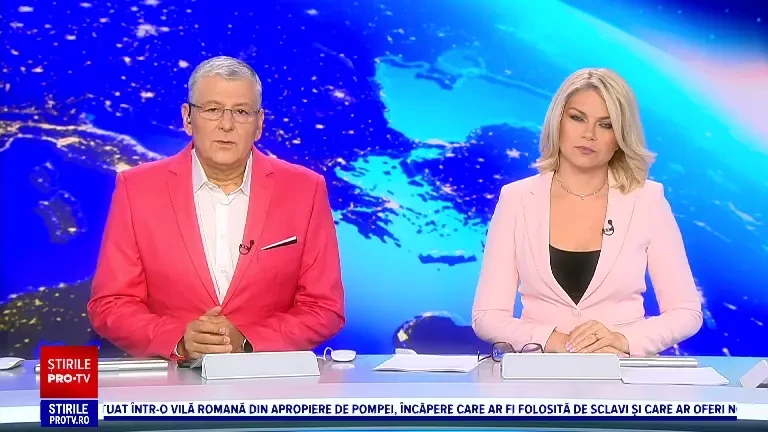 Incendiu violent la o hală de prelucrare a lemnului din judeţul Suceava. De la ce ar fi pornit focul