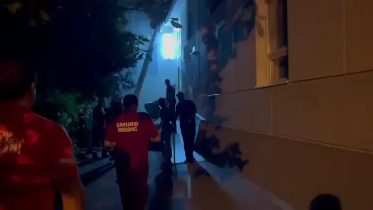 Ce mesaj i-a trimis soțului ei femeia care și-a aruncat copiii de 2 și 3 ani de la balcon, în Botoșani