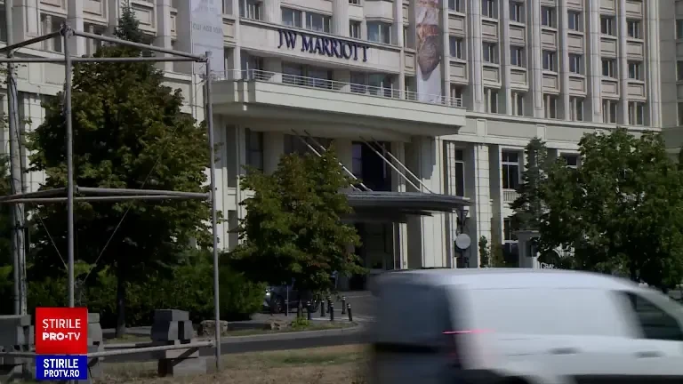 Femeia care și-a abandonat bebelușul mort în fața hotelului Marriott și-a provocat singură avortul. Descoperirea polițiștilor