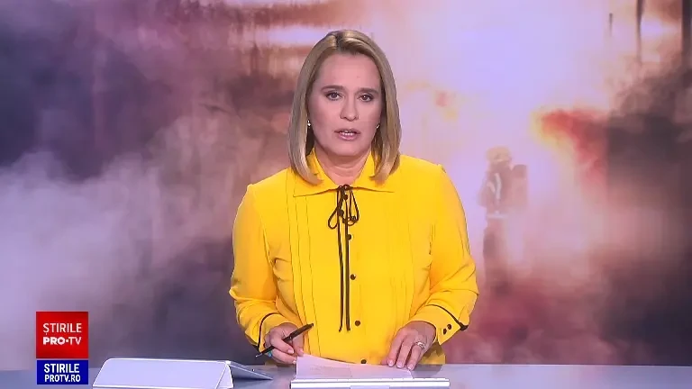 Un bloc a ars ca o torță în Huși. Focul s-a extins rapid din cauza lucrurilor depozitate de locatari