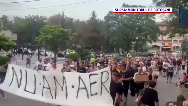 Oamenii protestează de trei zile în stradă la Botoșani, după ce gravida de 26 de ani a murit cu zile în spital. ”Nu am aer”