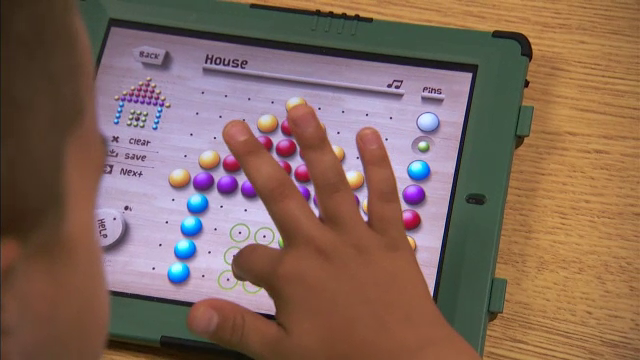 Studiu: Aparatele electronice, utilizate în exces, pot afecta capacitatea de comunicare a copiilor